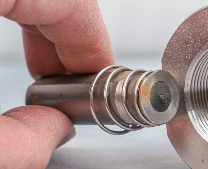 EWWZR111101, HP VALVE CORE - Ricambi e asistenza per impianti Waterjet